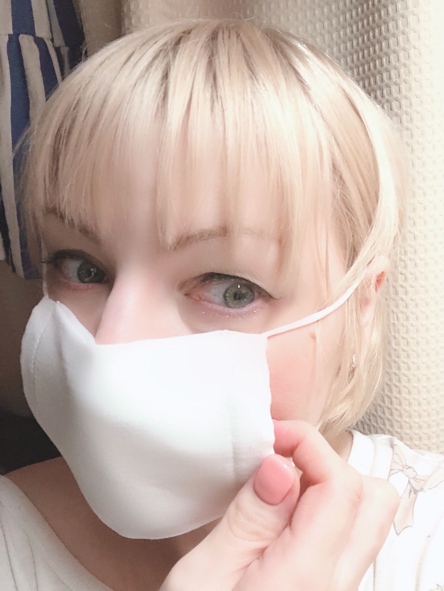 ジェーニャ あ 届いてた マスク 私は鼻が高いから 厳しいけど えみりにはちょうどいいかも アベノマスク届いた ジェーニャ あ 届いてた マスク 私は鼻が高いから 厳しいけど えみりにはちょうどいいかも アベノマスク届いた