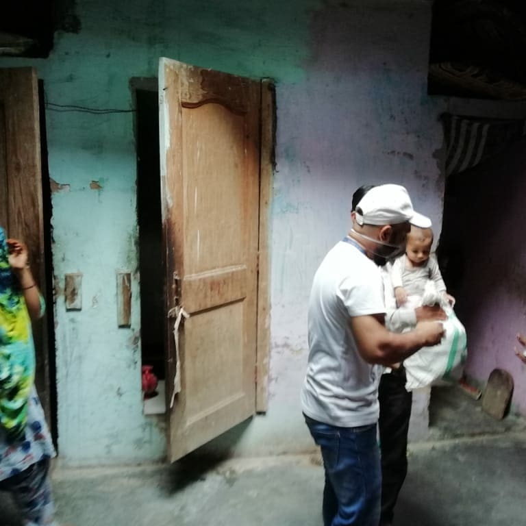 project_umeed's tweet image. Daily update of hope: 267 hungry families were fed today. 

We don&apos;t know when the #lockdown will end. Need your help to continue providing food to those in need bit.ly/projectumeed

#UmeedProject #COVID19 #mondaythoughts #coronavirus