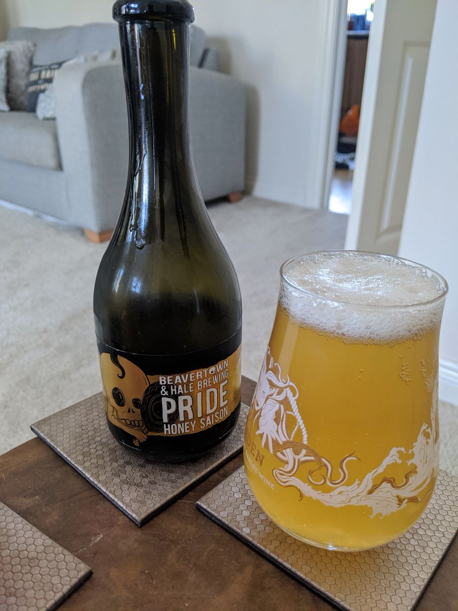 BrewCrew_UK's tweet photo. 🐝 Pride by @BeavertownBeer &amp; @halebrewing 🍯

Hazy yellow pour with a light white head. Well carbonated. Delicate taste of honey and lemon. I found the rosemary a little much in this but I've never enjoyed rosemary or similar in beers. 

3.5 out of 5 ⭐

#beer #saison https://t.co/nwOIoYYKkt