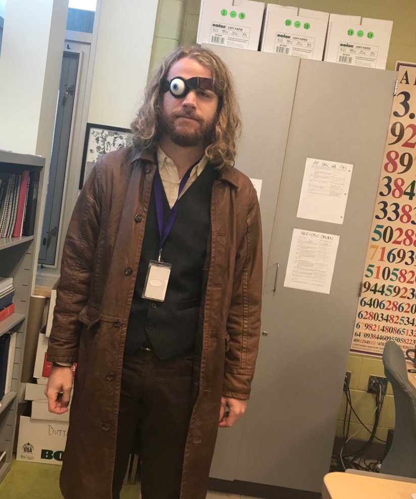 Reyn_eSTEM's tweet photo. What can we say about Mr.Dutton?The T that makes pancakes in class,reads math bks for fun &amp; is always encouraging,supportive, &amp; fun. @scbennett33 put it best: Dutton is truly a unicorn among math teachers and we are so lucky to have him! #WeLoveOurEstemTeachers #OhioLovesTeachers https://t.co/Uar9MWEVBw
