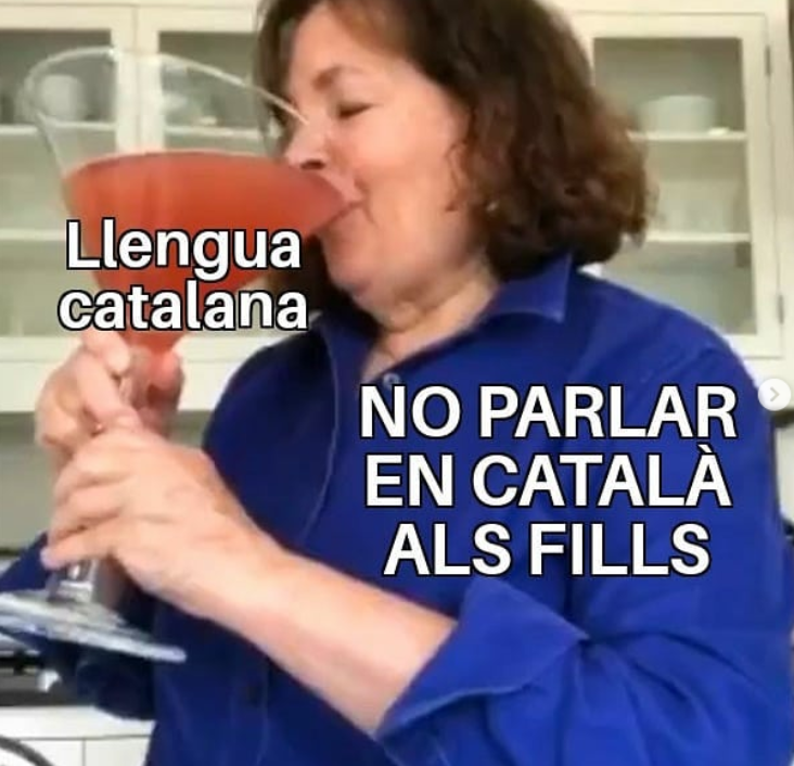 Lletraferintmon's tweet photo. MEMS LINGÜÍSTICS! Si dius "respaldo", trencaràs el cor a @Pompeu_Fabra. La forma normativa és "respatller". Saps alguna altra manera de dir-ho? 
La millor manera de conservar el català és parlar en català. Sobretot als fills. 😄 #llengua #pompeufabra 
Fes-ho córrer! https://t.co/h6CiSSQFK2