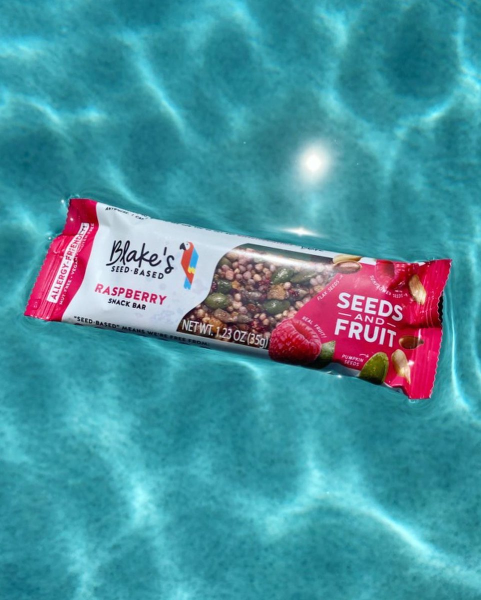 eatblakes's tweet photo. We love seeing how you #SeedYourPassion with our new packaging! ☀️😂⛳️ #ParrotMode https://t.co/uJtTETKvNG