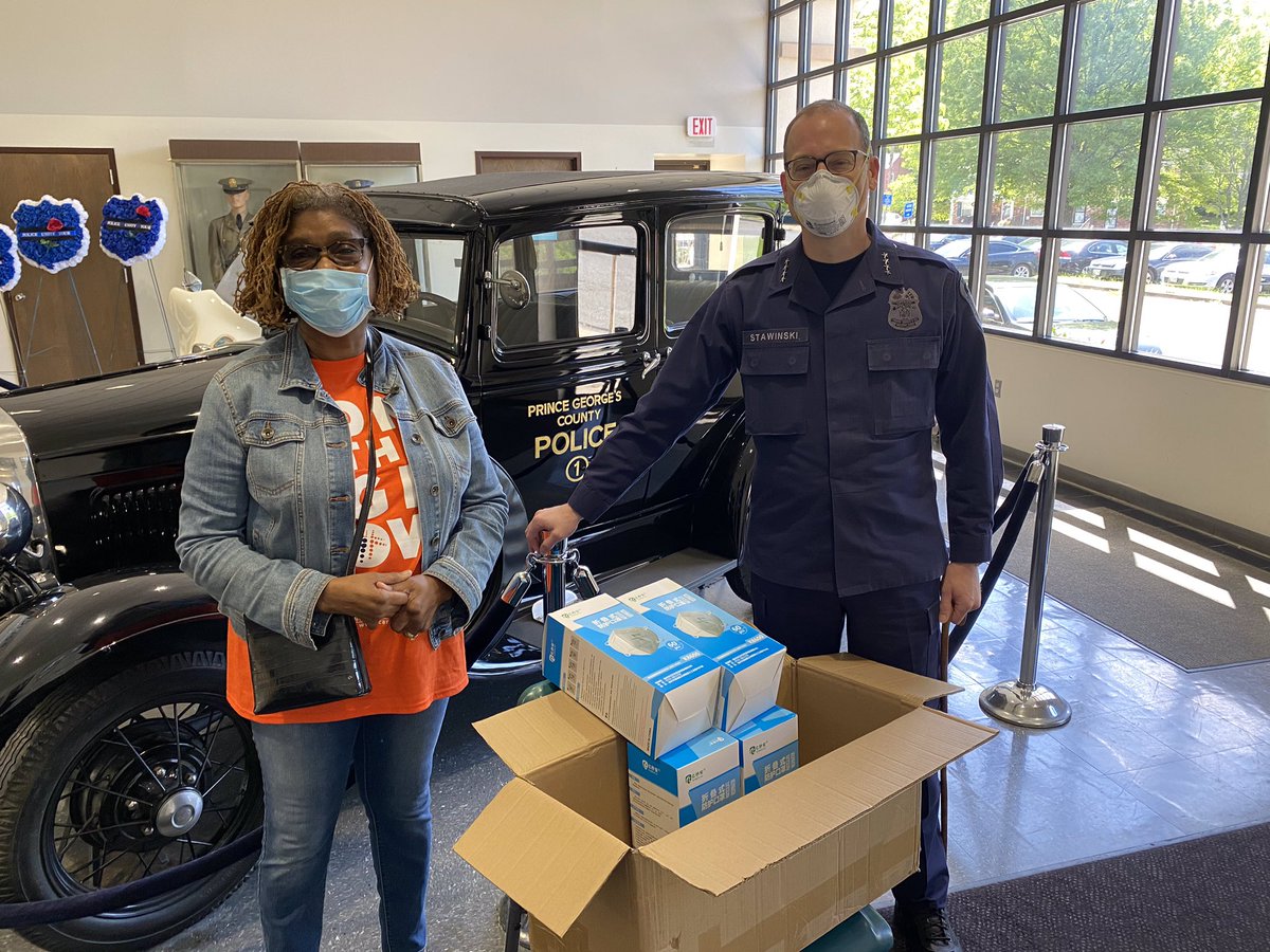 PGPDNews's tweet image. We are very thankful for the show of support from the community. We received boxes of masks donated by Rev. Bessie Hayes of Carolina Missionary Baptist Church in Fort Washington. They will help to keep our officers safe as they continue serve the community. #community #pgpd