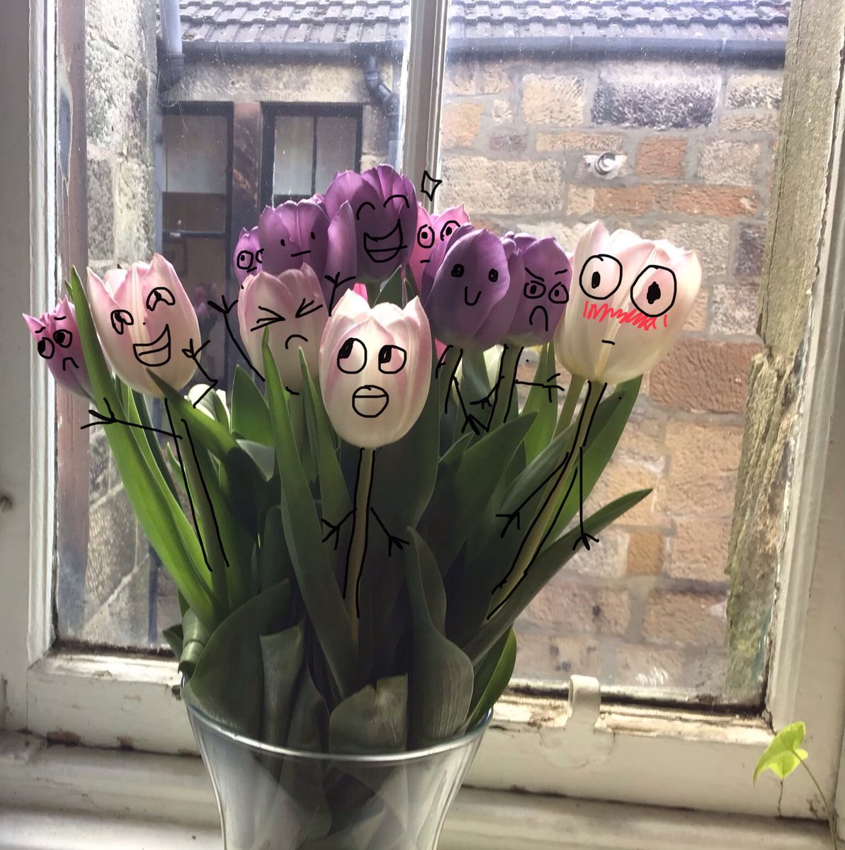 Day 1 of the 30 day challenge by Isobel Campbell #CreativityForKids #getglasgowcreating #GCCkeepsafekeeplearning  <a href="/GlasgowCREATE/">Glasgow CREATE</a> <a href="/DL_for_All/">Digital Learning for ALL</a> @HyndlandPS