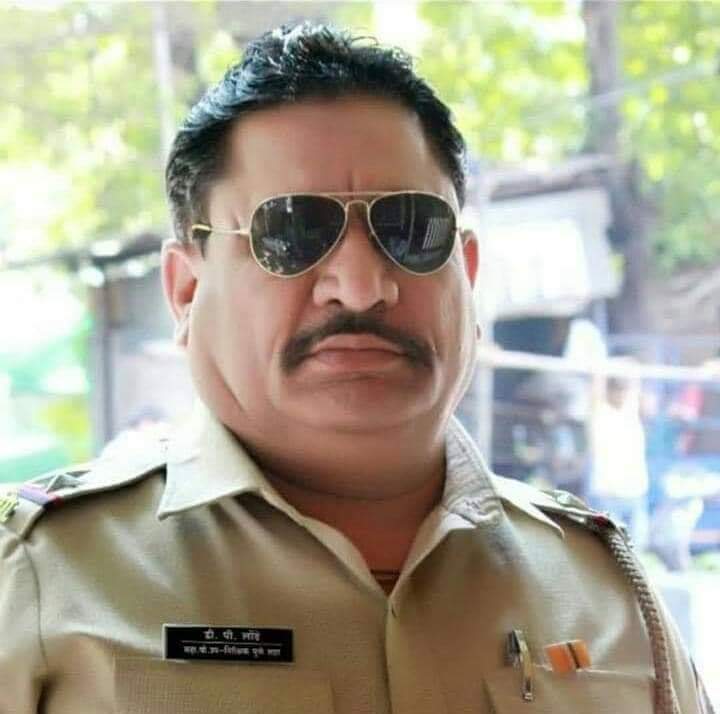 MayuSarmalkar's tweet photo. भावपूर्ण श्रद्धांजली! 💐🙏💐
फरासखाना पोलीस स्टेशनचे सहायक पोलिस फौजदार दिलीप पोपट लोंढे हे कोरोना बाधित असल्याने भारती हॉस्पिटल धनकवडी येथे दाखल केले होते, आज दुपारी उपचारादरम्यान कोरोनाशी सामना करताना ते शहीद झाले.@DGPMaharashtra https://t.co/RM6q6ahGRE