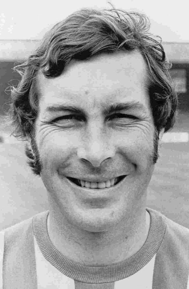 SFC_TheWickers's tweet photo. 🗣 Quiz time!! another @OfficialBHAFC and Southwick connection, also had stints with Horsham & Eastbourne united, but before that he made 440 apps Between 1962–1974 for the albion. Who isn’t it!? 🧠 #Trickyone
@albionroar @NorthStandChat https://t.co/qo36oF4iA8