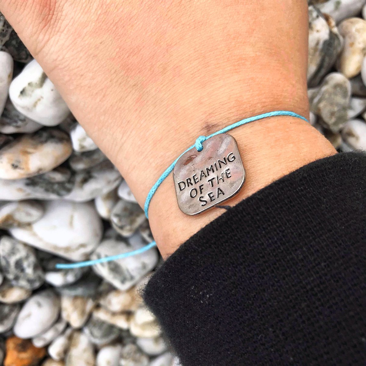 Keep on dreaming of the sea and brighter days ahead ✨🐚