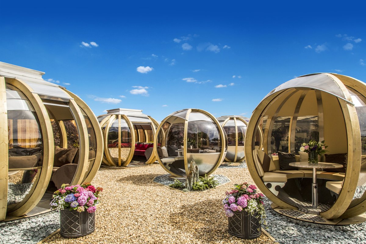 SalonPriveUK's tweet photo. A home away from home... In the garden! Their garden pods have the 'wow' factor from all angles, and we're delighted to have @ornategarden joining us at Salon Privé for another year. #KeepCalm #StayHome #StaySafe #StayHealthy #LowerTheCurve #BlenheimPalace #SalonPrive https://t.co/yRPBTrn64E