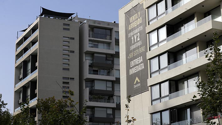 DigitalBankLA's tweet photo. Los efectos del #teletrabajo que prevé el mercado #inmobiliario en #Chile 👉 https://t.co/3dsRnJuYib https://t.co/LcUob0R7KA