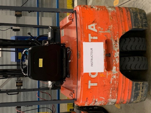 HaubenInge's tweet photo. Voorzichtige stappen - heropstart opleidingen in de logistiek. Hartelijk dank #opleidingscentrumLogis om tot gisterenavond nog te werken om alles #Coronaproof te maken vanwege @VFUFFI https://t.co/NNLBtmA6R4