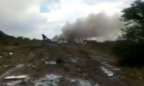 AdamIF13's tweet photo. #Ethopian troops in #Somalia downed private owned plane at #Bardale town in #Bakool region, killing 6, 2 of the victims were Somalis while others were foreigners, #AfricanExpressAirways confirmed that its plane hit by #RPG while 20,000 above the land.
@amisomsomalia @HarunMaruf https://t.co/Le4EyzlHHR