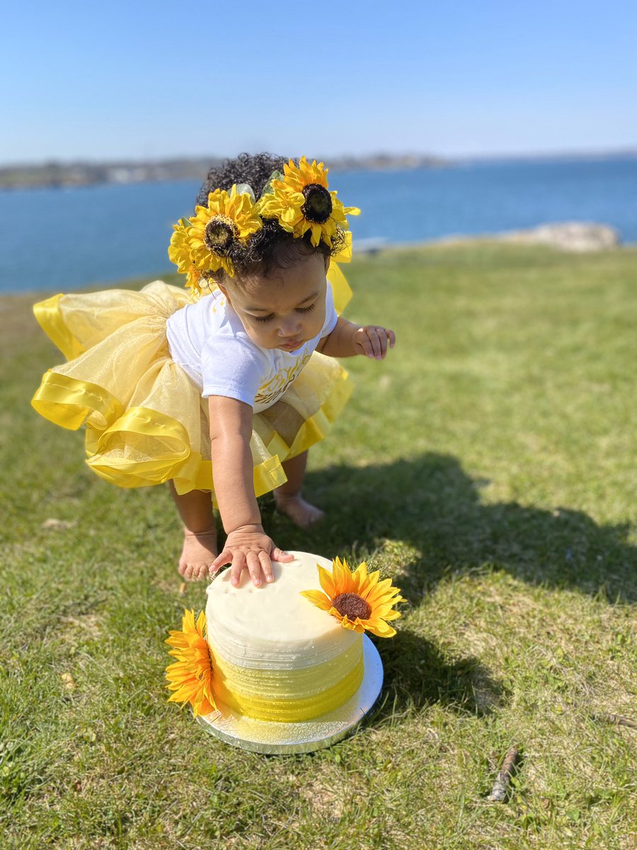 Tatum_8611's tweet photo. Babygirl turned 1 💛💛💛 https://t.co/OZ7BUwWsOi