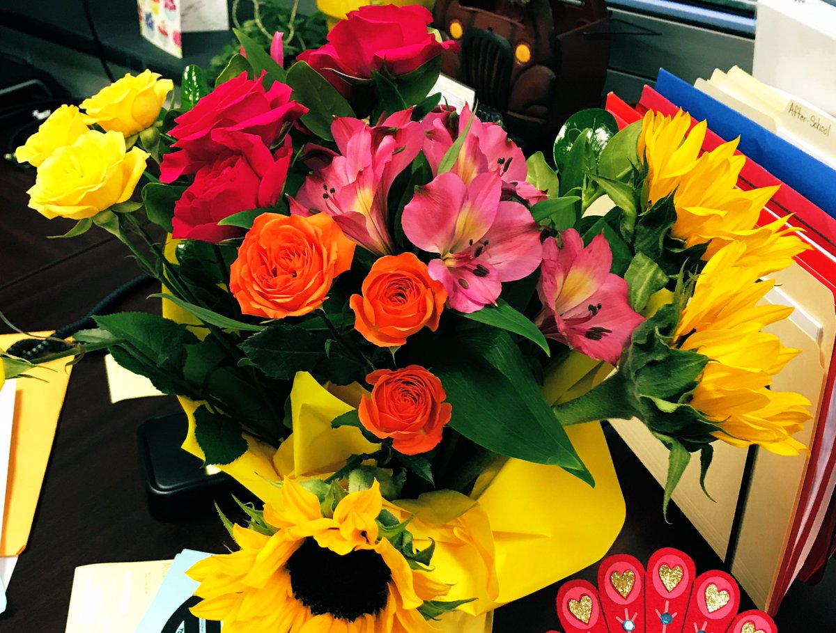 MES_PRIDE's tweet photo. A special thanks to the best teachers &amp; staff on this Earth!  MES is an awesome place to be because of your constant hard work &amp; dedication.  You are LOVED!  
This is a virtual bouquet for you. https://t.co/74IFVMQLYi
