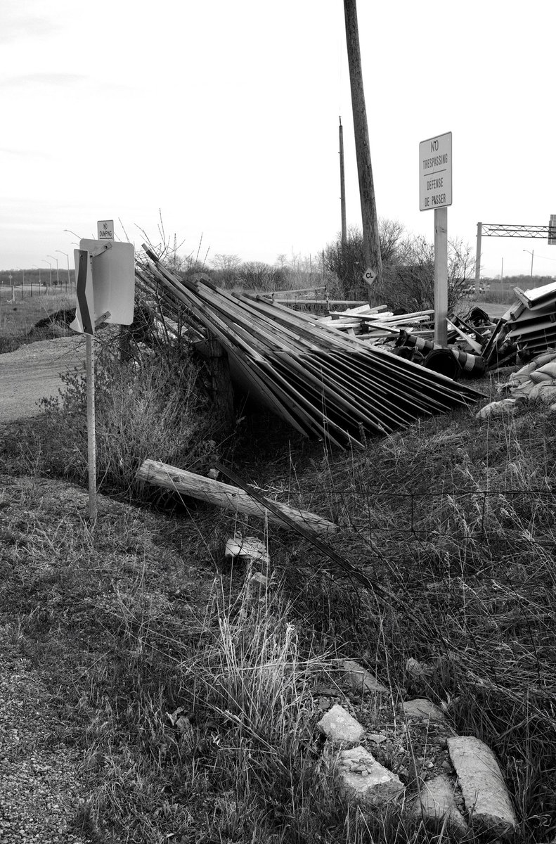 stevenlaurie's tweet photo. Leaning stack. #stack #blackandwhite #blackandwhitephotography #study #photography #photooftheday #magazine #newtopographics #visualsoflife
#photography #mundane #photooftheday #canadianart #contemporaryphotography #documentingspaces #everydaysubjectmatter  #subjectivelyobjective https://t.co/qhEHEIIfYK