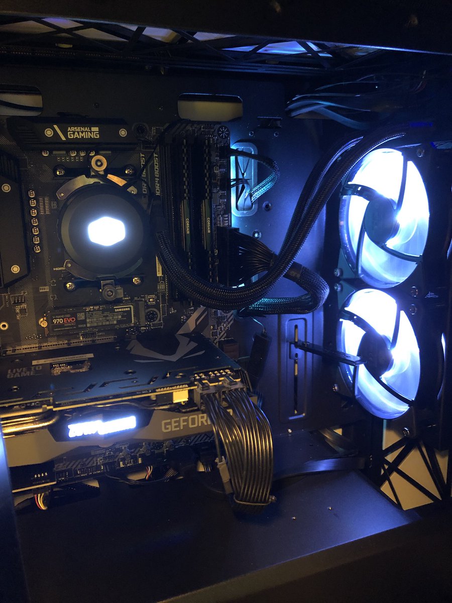 Alprimez's tweet photo. Ya boi got his first pc :] https://t.co/7atp17aZRw