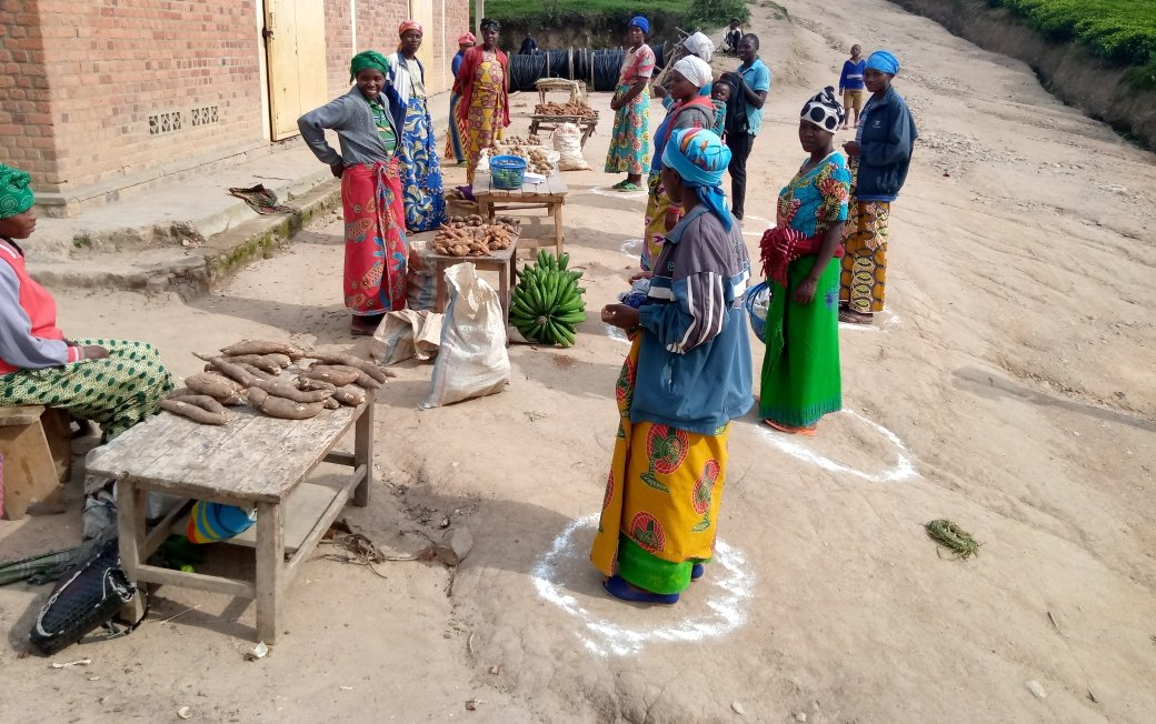 CorpsAfricaRda's tweet photo. and sensitize them about practices to protect against  covid 19.
@CorpsRwanda
@RwandaLocalGov https://t.co/z8qwdnJM0L