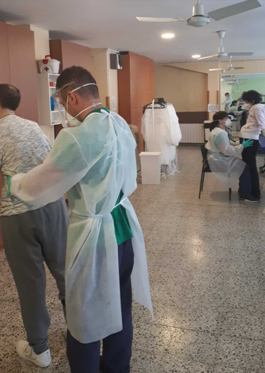 sirneurologic's tweet photo. Hoy en #Sirn hemos arrancado con muchas ganas y toda la energía del mundo. Con las EPI’s de las que disponemos y el #PlandeContingenciacontraCovid19  podemos empezar a trabajar con nuestros pacientes hacia la nueva realidad. #sirneurologic  #SirnTips #DesescaladaResponsable https://t.co/ouG0dL5Nb5