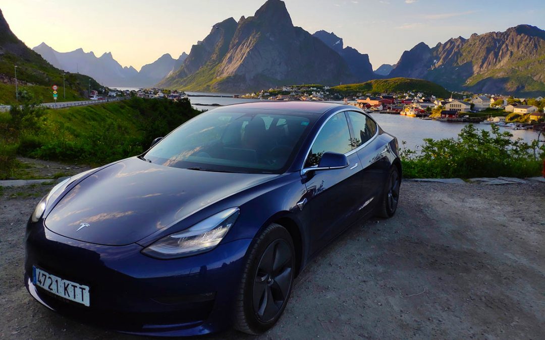 km77com's tweet photo. #Tesla Model 3 | Hasta más allá del círculo polar ártico. Parte 1: Madrid-Oslo

El verano pasado, nuestro Model 3 visitó el círculo polar ártico. En el trayecto entre Madrid y Oslo gastamos 190 € en recargas para recorrer 3340 km.

https://t.co/HFYfV7aCud https://t.co/QtnvroHHQh