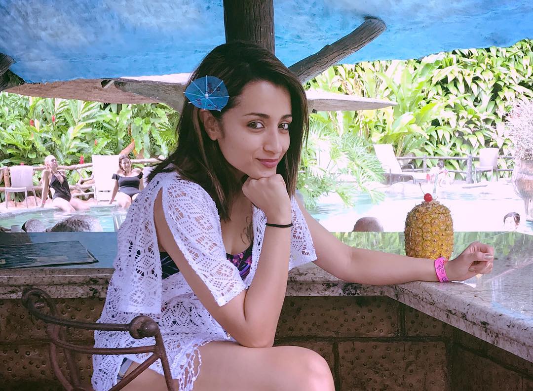 KevinKrish93's tweet photo. @trishtrashers Happiee Happiee B'day.. !  Yu deserve all the cakes, love, hugs and happiness today  Enjoy your day Ma Dear🎂 https://t.co/pM8VCEH2MY