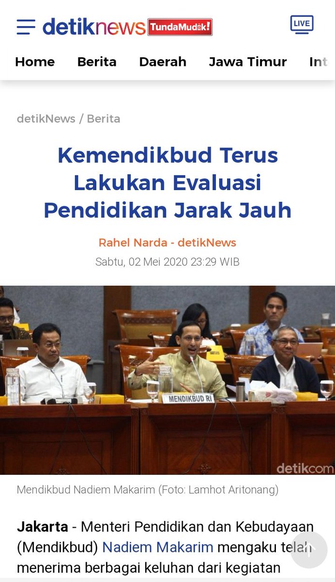 Bapak <a href="/NadimMakarim/">nadim makarim</a> di pelosok timur Indonesia, listrik pun blm ada, anak2 masih belajar pakai pelita, masih menyeberang sungai ke sekolah. Jd mohon jgn minta mereka belajar online. 
Semoga stlah pandemi covid 19 ini berakhir, bapak mainnya lebih jauh, bkn cuma jabodetabek saja.