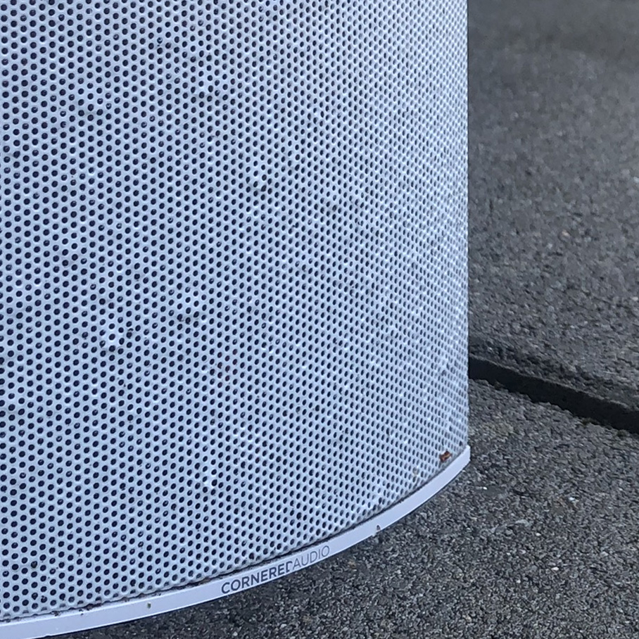 #LETitRAIN die Außenlautsprecher in unserer Ausstellung bleiben dauerhaft im Garten. #Gartenlautsprecher #demogarten #heimkinoraum #multiroom #multiroomaudio #outdoor #cornered #control4 #triadone architektur-lautsprecher.de/ecklautspreche…