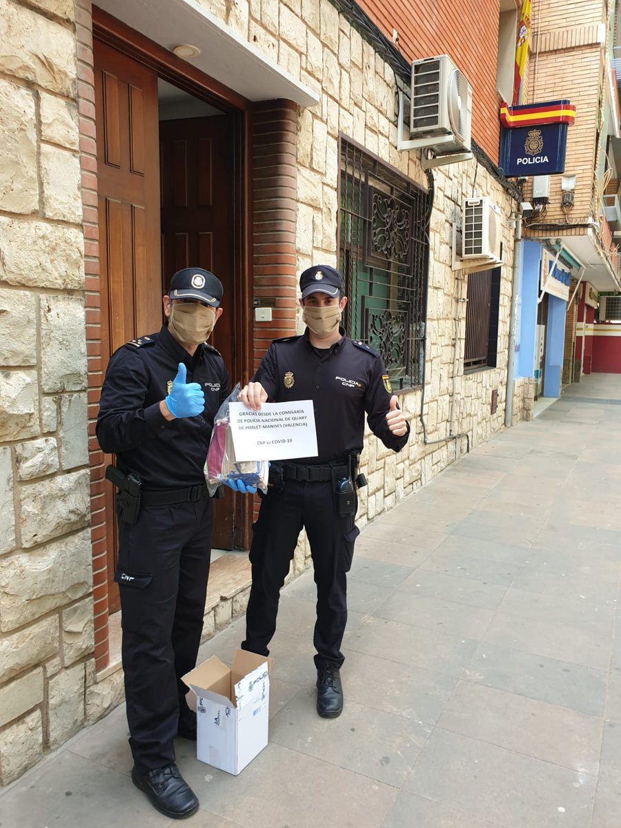 AbrazoAzul's tweet photo. El proyecto #enpvscovid19 continúa llegando a otras provincias. Esta vez hasta Quart de Poblet-Manises (Velencia), donde se les ha enviado material de protección contra el #COVID19 Seguimos con @MrPLC091 llegando a todo lo que podamos. Entra en https://t.co/uljkxQF6MU y colabora! https://t.co/zSpd06LPSb