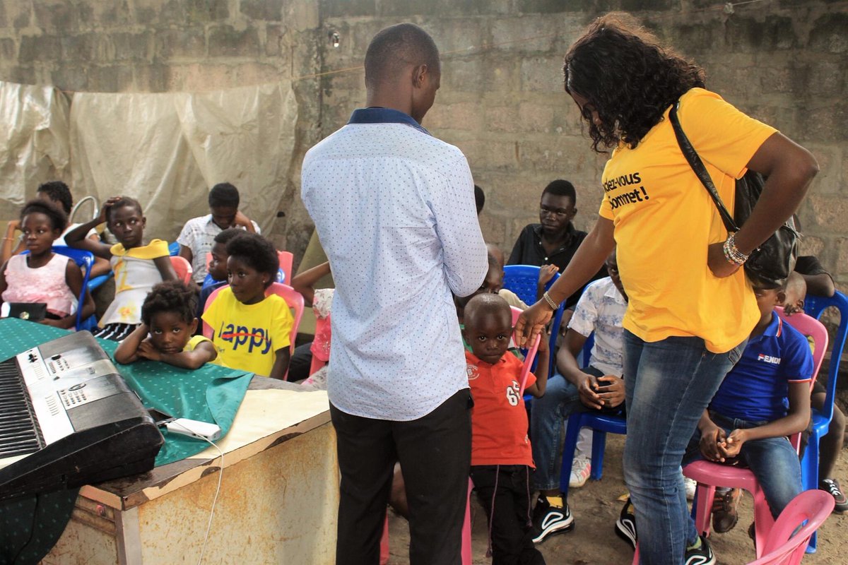 ChristelleVuan1's tweet photo. Camp Kokolo Covid-19

Nous félicitons l'association des enfants des militaires qui encadre des orphelins des soldats tombés au front
Nous plaidons pour la prise en charge par l'État des leurs conditions sociales et sanitaires

#C'est notre combat pour nos héros🇨🇩
#RDV au sommet ! https://t.co/7UcDidW9t2