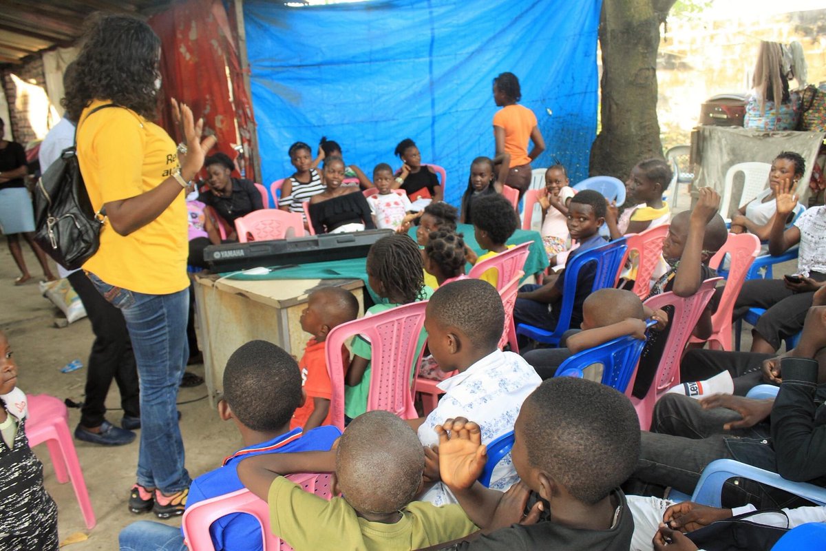 ChristelleVuan1's tweet photo. Camp Kokolo Covid-19

Nous félicitons l'association des enfants des militaires qui encadre des orphelins des soldats tombés au front
Nous plaidons pour la prise en charge par l'État des leurs conditions sociales et sanitaires

#C'est notre combat pour nos héros🇨🇩
#RDV au sommet ! https://t.co/7UcDidW9t2