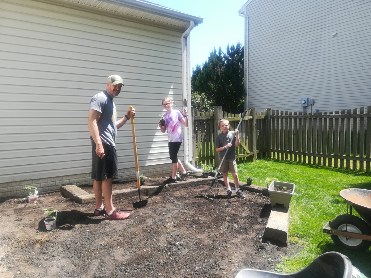 PELTES1's tweet photo. Check out the PE folder on blackboard 24-7 for great activities all week including some gardening ideas!
https://t.co/A1C6rMEd5R

@LondonTowneFCPS 
@LTES_FCPS_PTA https://t.co/xRBIYL9GWo