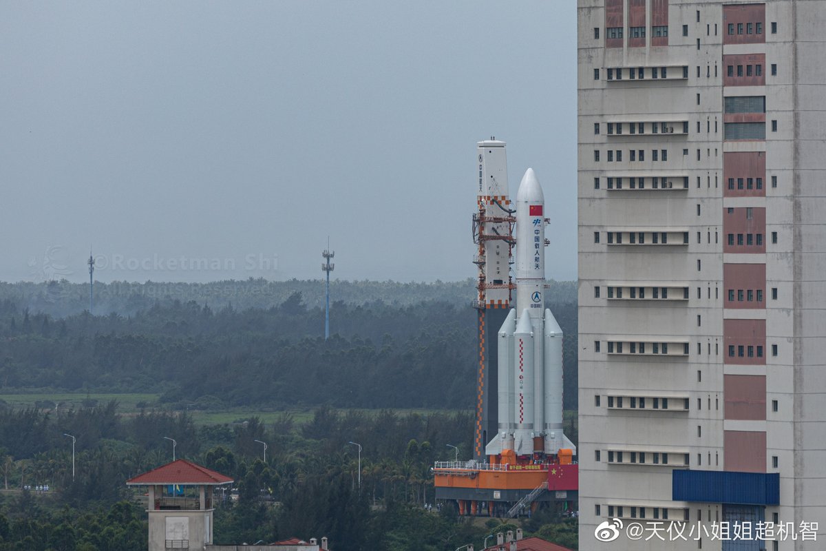 Long March 5B was rolled to the pad on the 29th.：  https://www.weibo.com/5578350522/IFwXNvDJp