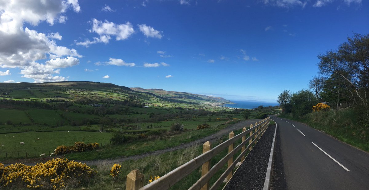 LoveBallymena's tweet photo. ‘A back lane from #Buckna towards #Carnlough.’

📸 Martin McNeely • @martinmcneely https://t.co/KXl4zGrI3g