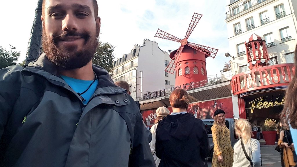 JoelSepelJOELSE's tweet photo. #MoulinRouge🇫🇷 #Pigalle🇫🇷 #MoulineRouge #Pigalle #Paris🇫🇷 #Paris #France #France🇫🇷 #JOELESEPEL #JoelSe #joelsepel #JS #CN #rocchettaro #crumblenot #singer #tobeaperformer #ItalianRocker #TheItalianSinger #aworldstraveller #GUARINOGIUSEPPE #ItalianTraveller https://t.co/qpkpdZ0H1N https://t.co/gGLVWbPYs6