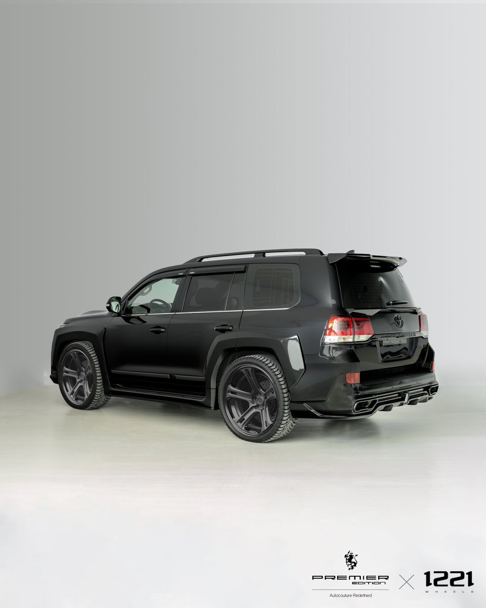 premieredition's tweet photo. Premier Edition and our partners 
@SCL_Global
 present our enhancement program for the Toyota Landcruiser
Wheels: Premier Edition CS5-F 2pc
Size: 10 x 24 &amp; 10 x 24
Finish: Gloss Brushed Silver Finish | Hidden Lugware
#premieredition #landcruiser #lc200 #sclglobal #cs5f #1221wheel https://t.co/GPvmjDYynN