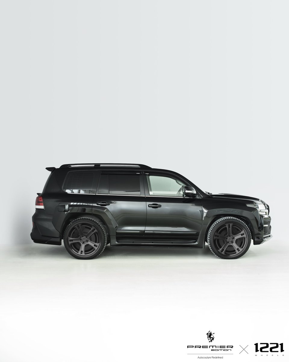 premieredition's tweet photo. Premier Edition and our partners 
@SCL_Global
 present our enhancement program for the Toyota Landcruiser
Wheels: Premier Edition CS5-F 2pc
Size: 10 x 24 &amp; 10 x 24
Finish: Gloss Brushed Silver Finish | Hidden Lugware
#premieredition #landcruiser #lc200 #sclglobal #cs5f #1221wheel https://t.co/GPvmjDYynN