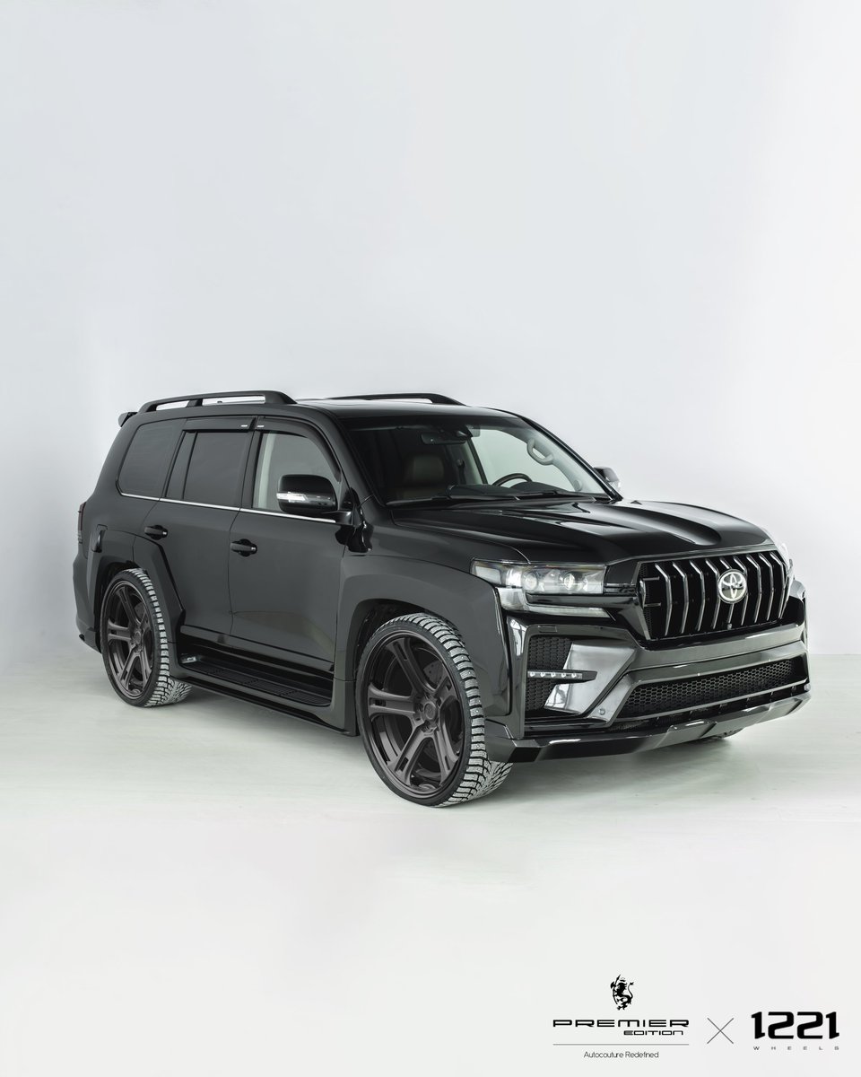 premieredition's tweet photo. Premier Edition and our partners 
@SCL_Global
 present our enhancement program for the Toyota Landcruiser
Wheels: Premier Edition CS5-F 2pc
Size: 10 x 24 &amp; 10 x 24
Finish: Gloss Brushed Silver Finish | Hidden Lugware
#premieredition #landcruiser #lc200 #sclglobal #cs5f #1221wheel https://t.co/GPvmjDYynN