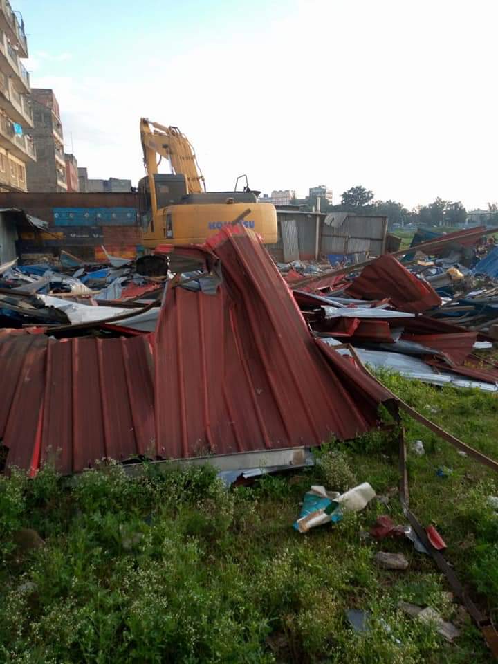 Even with this Corona Pandemic, we still have forced evictions. Its estimated more than 7000 people were left homeless in Kariobangi North Sewage Slums. Only 1 day verbal notice was issued by the DC & OCPD.

THE TIMING IS WRONG @bonifacemwangi

Photos Courtesy
#EndForcedEvictions