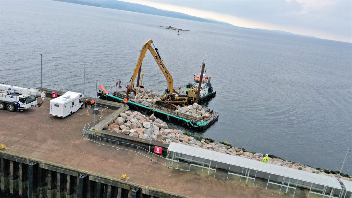wmplanthire's tweet photo. Great work being carried out up in Scotland using #CAT374 #longreach and our experienced operator on critical works protecting coastlines #rockarmour #marineconstruction 👍 https://t.co/QRTmz1K7vb