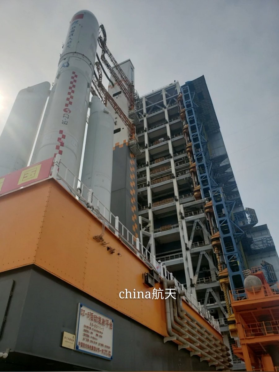 Some images of the launcher from late March when they did some testing/training. 1/2：  https://www.weibo.com/5616492130/IzCFdjr56