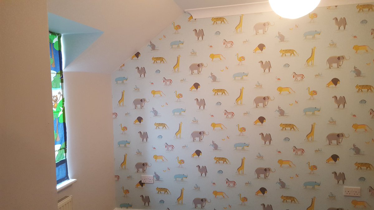 JarvisDecorati2's tweet photo. 4 rooms. 4 feature walls #grahambrown #sanderson #love4walwaper #emptyhouse https://t.co/440RSA0XSW