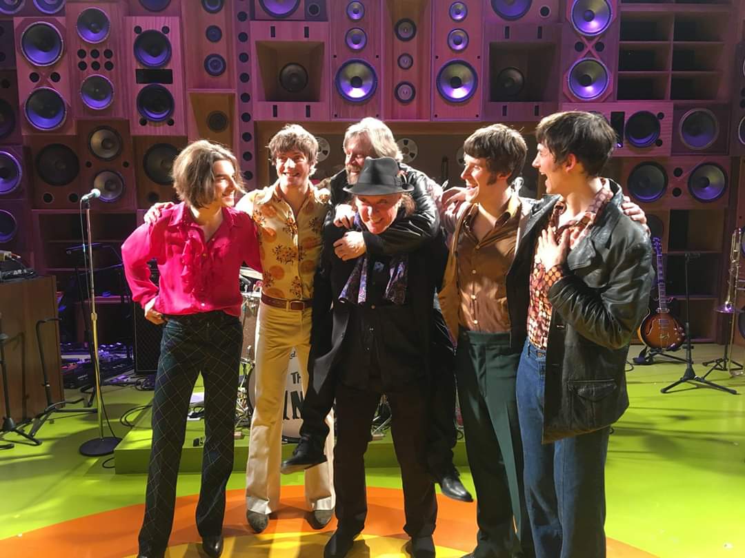 As it's #StarWarsDay, let's throw it back to the night @HamillHimself &amp; <a href="/davedavieskinks/">Dave Davies</a> popped in to see the show at the <a href="/HPinterTheatre/">Harold Pinter Theatre</a>... 

#MayThe4thBeWithYou