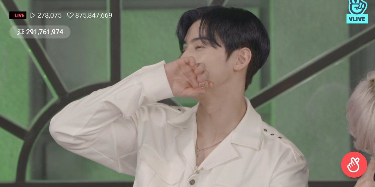 A_ji1996's tweet photo. ต้าวความรัก ♥️😘🍁😍 #sarahae❤
#CHAEUNWOO
#astro
#gateway
#knock
#ASTRO_GATEWAY
@offclASTRO https://t.co/7WoQLedp3x