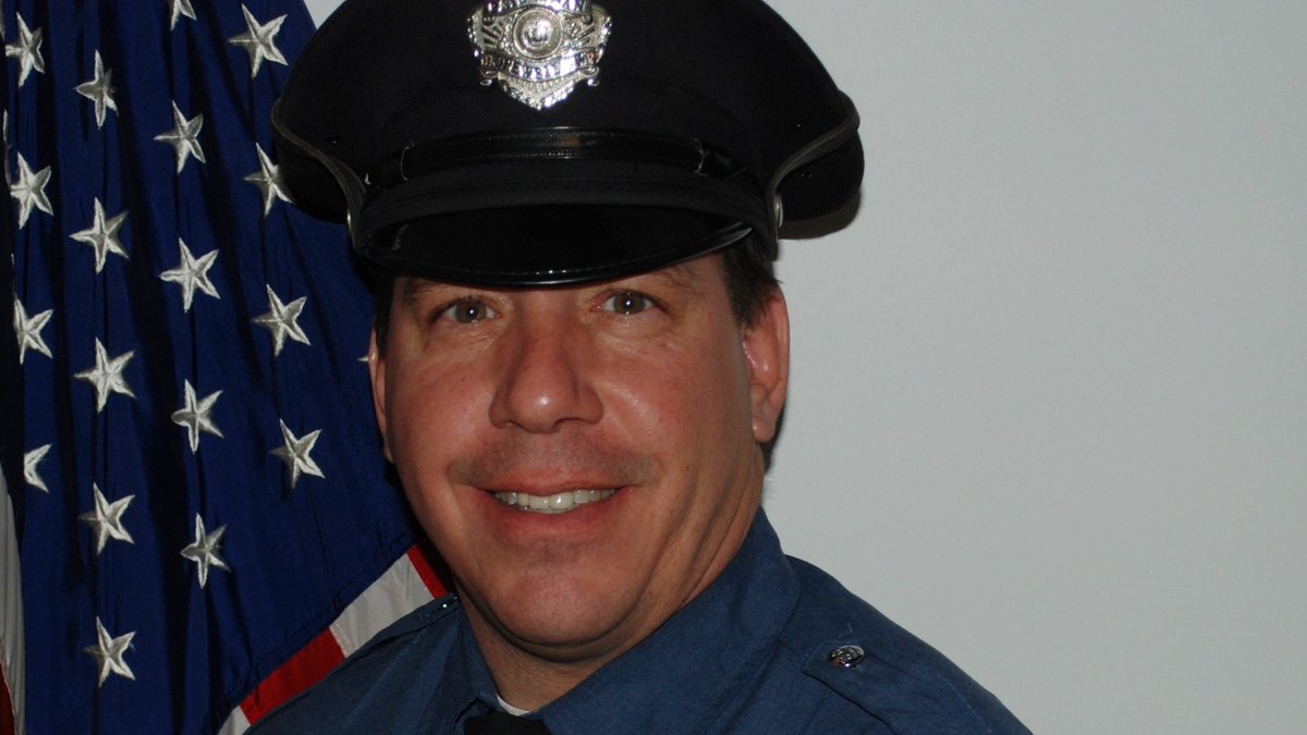 HVCentralHS's tweet photo. Each day in May, we're honoring HV Heroes: HVCHS Alumni who are on the front lines fighting COVID 19. Today's HV Hero is Hopewell Township Police Department Officer Lincoln Karnoff, Class of 1981. Thank you, Officer Karnoff! https://t.co/jYauS3yIgG