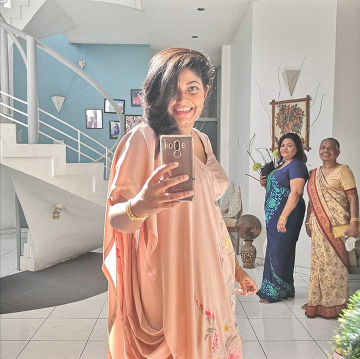 ChathzYoo's tweet photo. Three women got dressed for a wedding... via Facebook https://t.co/Y0HO1l6mtL https://t.co/XNYxa3q20m