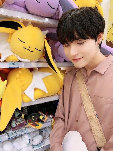 geewonik's tweet photo. Lucu banget bonekanyaaaaaa😭😭😭 jadi pengen milikin masnya🙄🙄😌😌😭 https://t.co/nVEzGhXnQ5