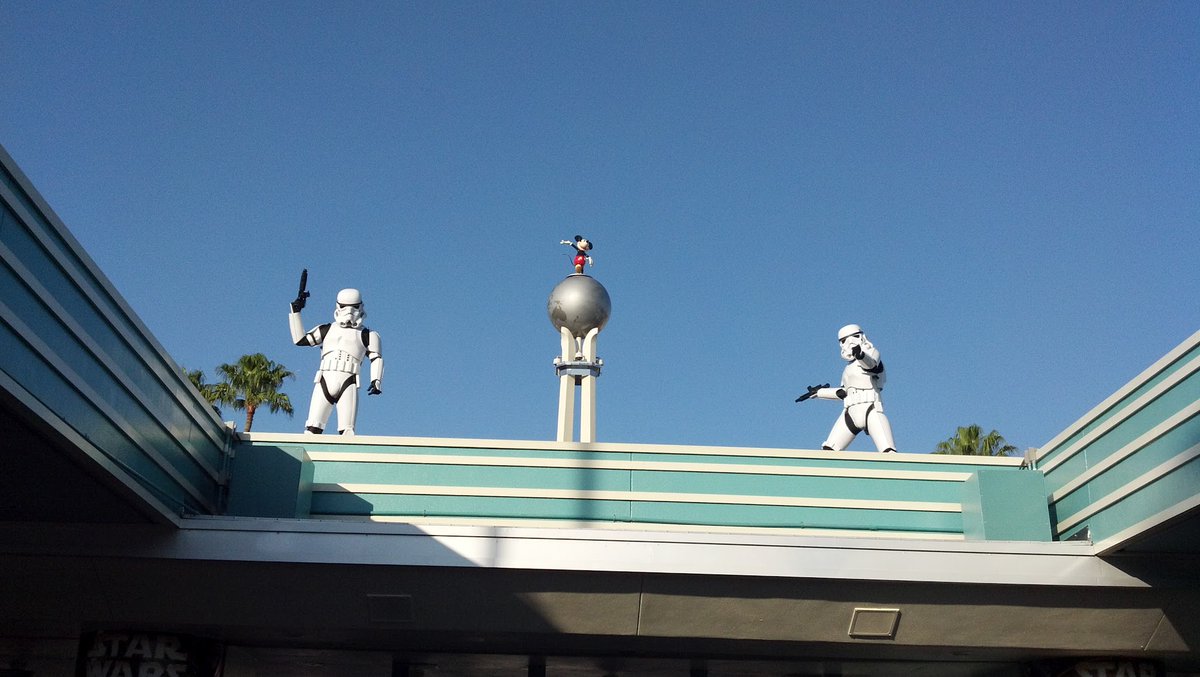MousePlanning's tweet image. May the 4th be with you!  Here's a throwback to the days of Star Wars Weekends at Walt Disney World!

#WaltDisneyWorld #Disney #StarWars #HollywoodStudios #MayTheFourth #MayThe4th #Stormtroopers #MickeyMouse