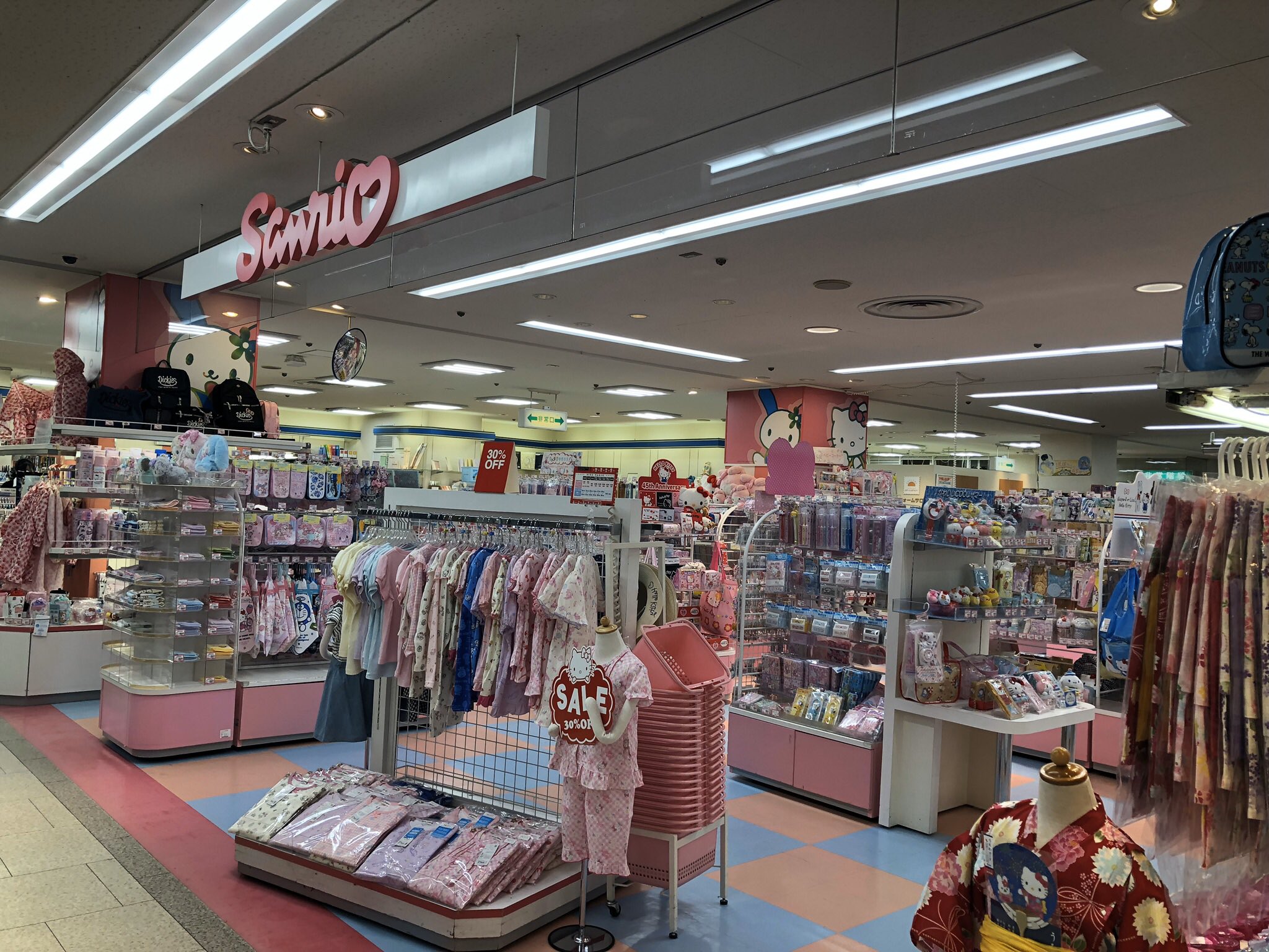 ｇｐｓ たけのこ على تويتر サンリオショップの記録 1 幼少時代から馴染みのある岐阜高島屋内のサンリオショップ 2 マーサ21の中にあるサードパーティ製サンリオショップ 3 現存する都内唯一の個人経営サンリオショップ 4 サンリオギフトゲートの１号店