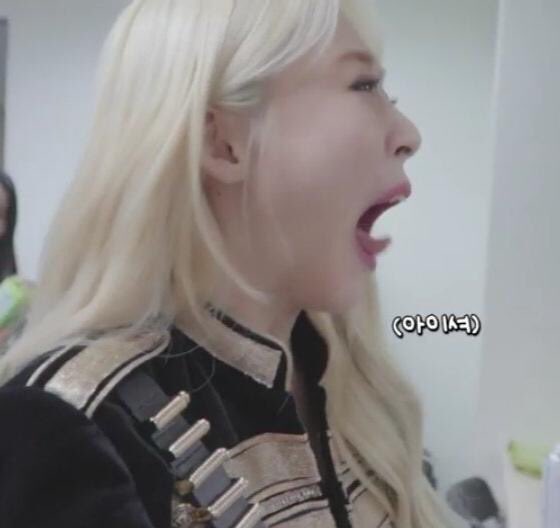 K_Namkeang's tweet photo. พี่มุน~~~~😂😂😂 #Moonbyul 🐭 https://t.co/nR0Ivj5dhN