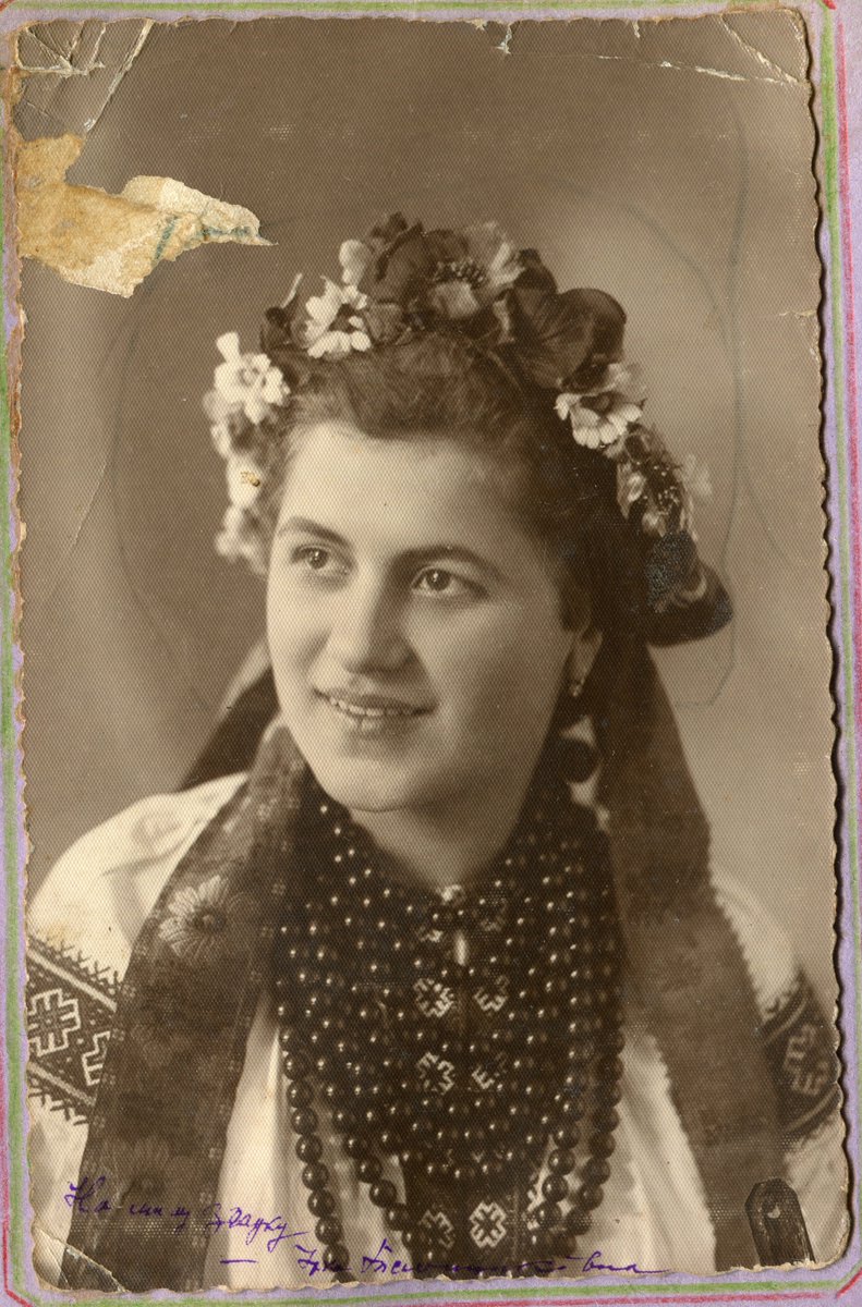 TerritoryTerror's tweet photo. "На милу згадку"
Архів родини Воронка

"For the sweet mention"
Archive of the Voronka family https://t.co/Mfl40Ss8N0