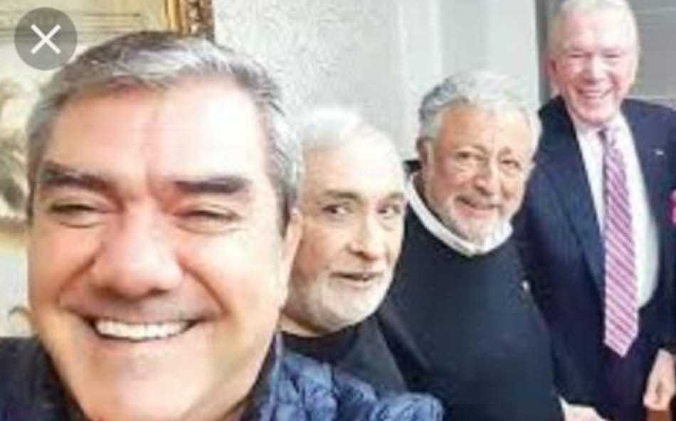 Ssejderha's tweet photo. Atatürk olmasaydı işsiz ve aç olacak 4 insan.. https://t.co/KEXT9FxSsH