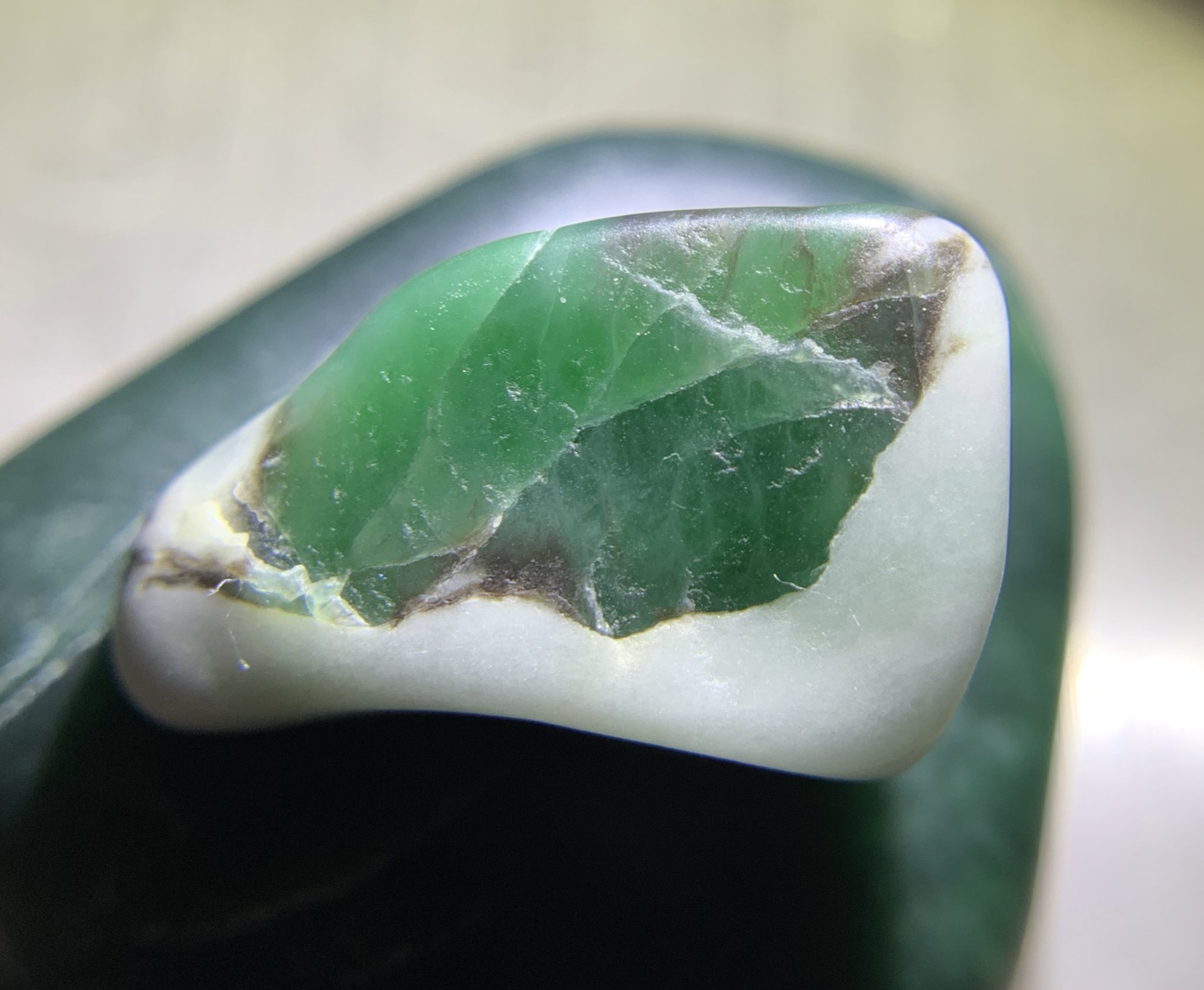 原石（糸魚川翡翠※オンファス輝石を含む）
